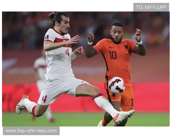 荷兰队攻防平衡度提升,全队体能储备十分充足 荷兰队攻防平衡度提升,全队体能储备十分充足